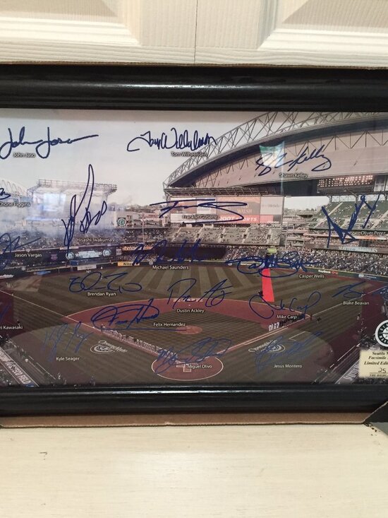 Seattle Mariners Other - The Highland Mint Seattle Mariners MLB Facsimile Signatures Framed Photo 2012 LI